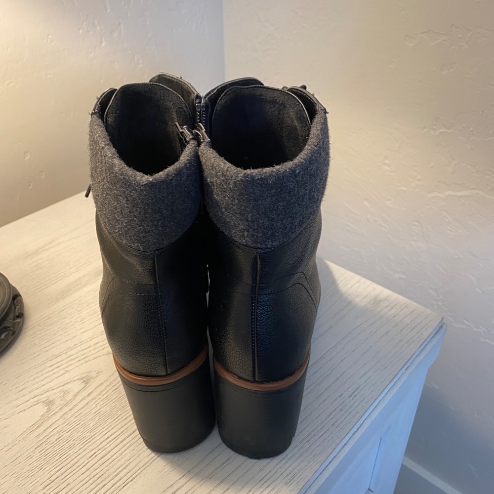 Naturalizer Black Lace-up Boots - Picture 4 of 6